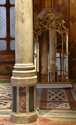 restauro-palazzo-torres-venezia-legno-lapideo-colonna-dopo-05