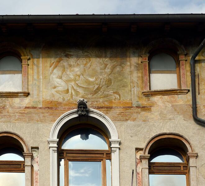 Pordenone Palazzo Ricchieri facciata affresco seicento ante restauro