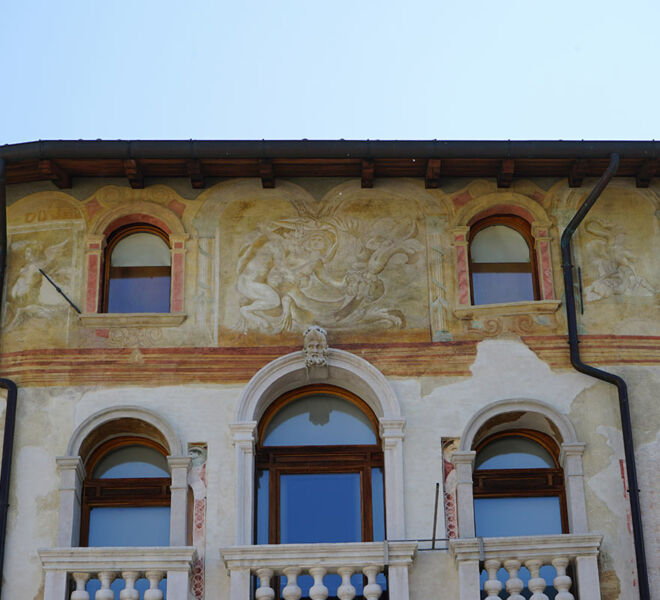 Pordenone Palazzo Ricchieri facciata affresco seicento post restauro