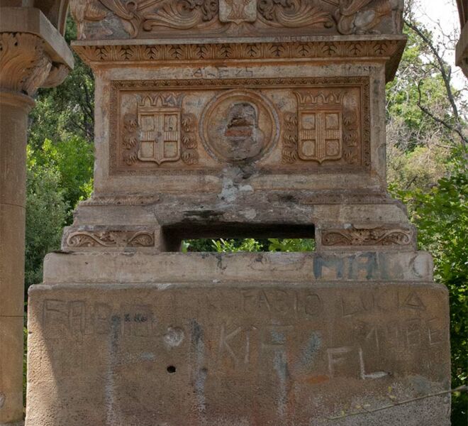 Genova Parco Pallavicini tomba mausoleo ante restauro