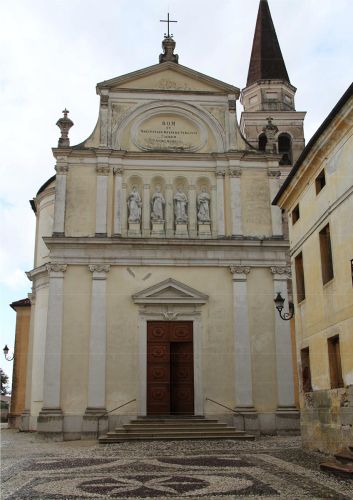 Rossano Veneto Duomo facciata fronte ante restauro