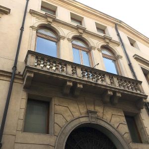 Padova-Palazzo-Foscarini-facciata-via-Eremitani-ante-restauro