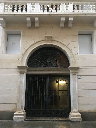 Padova-Palazzo-Foscarini-facciata-via-Eremitani-porta-post-restauro