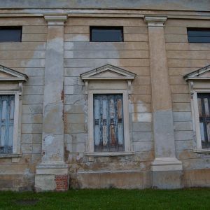 piazzola-villa-contarini-finestra-oscuro-ex-scuderie-prima-restauro